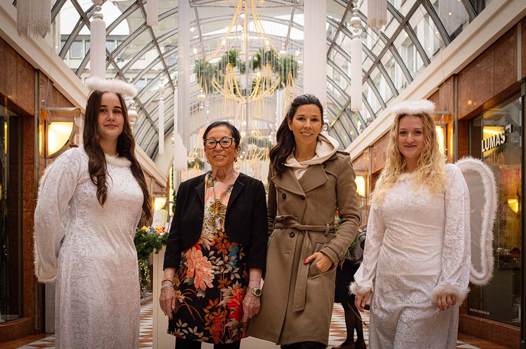 Von links nach rechts: Engel Angelina, NKR-Geschäftsführerin Dr. Marlena Robin-Winn, Regisseurin Franziska Stünkel sowie Engel Celine